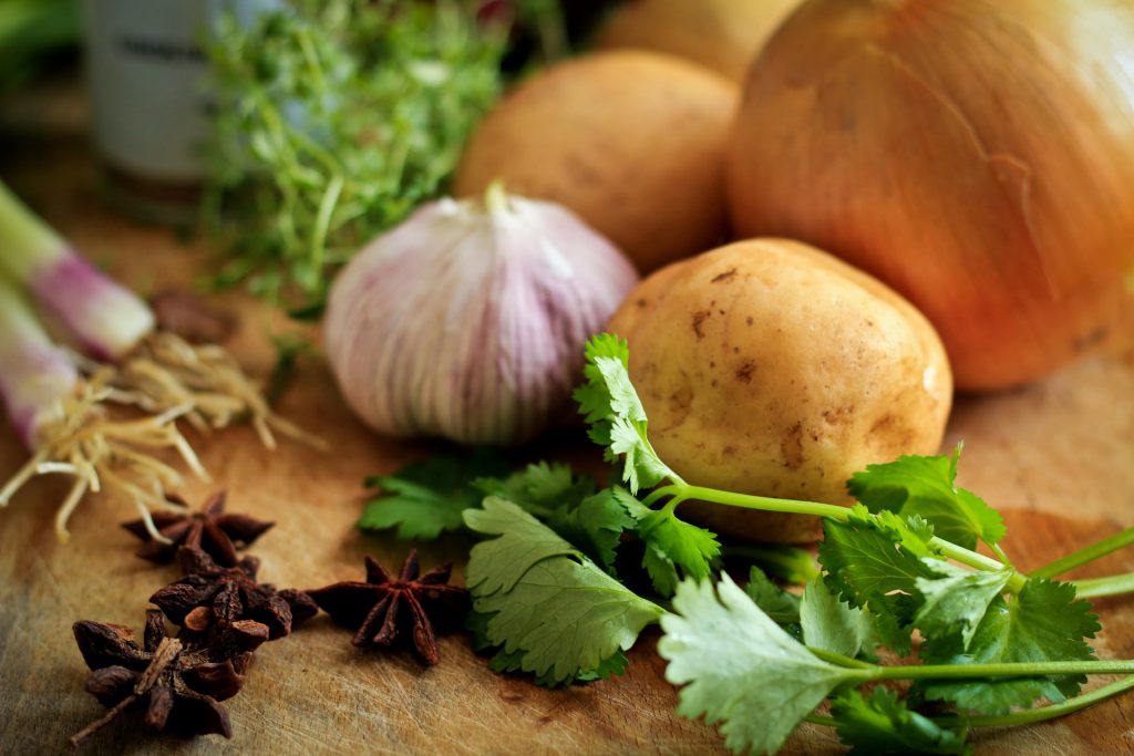 Lekker en betaalbaar koken: van budgetmaaltijden tot veganistische feestgerechten